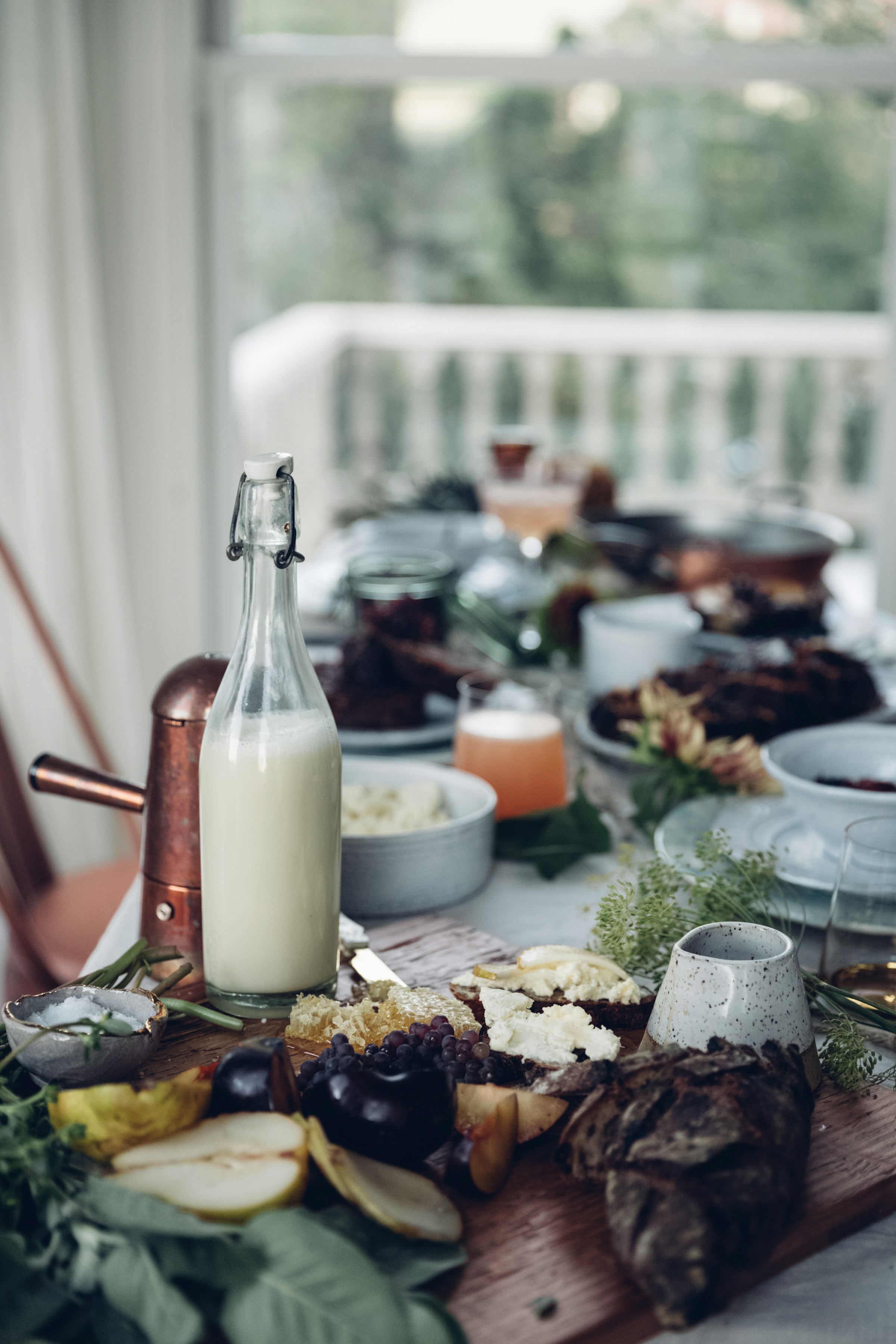 Intimate dinner table
