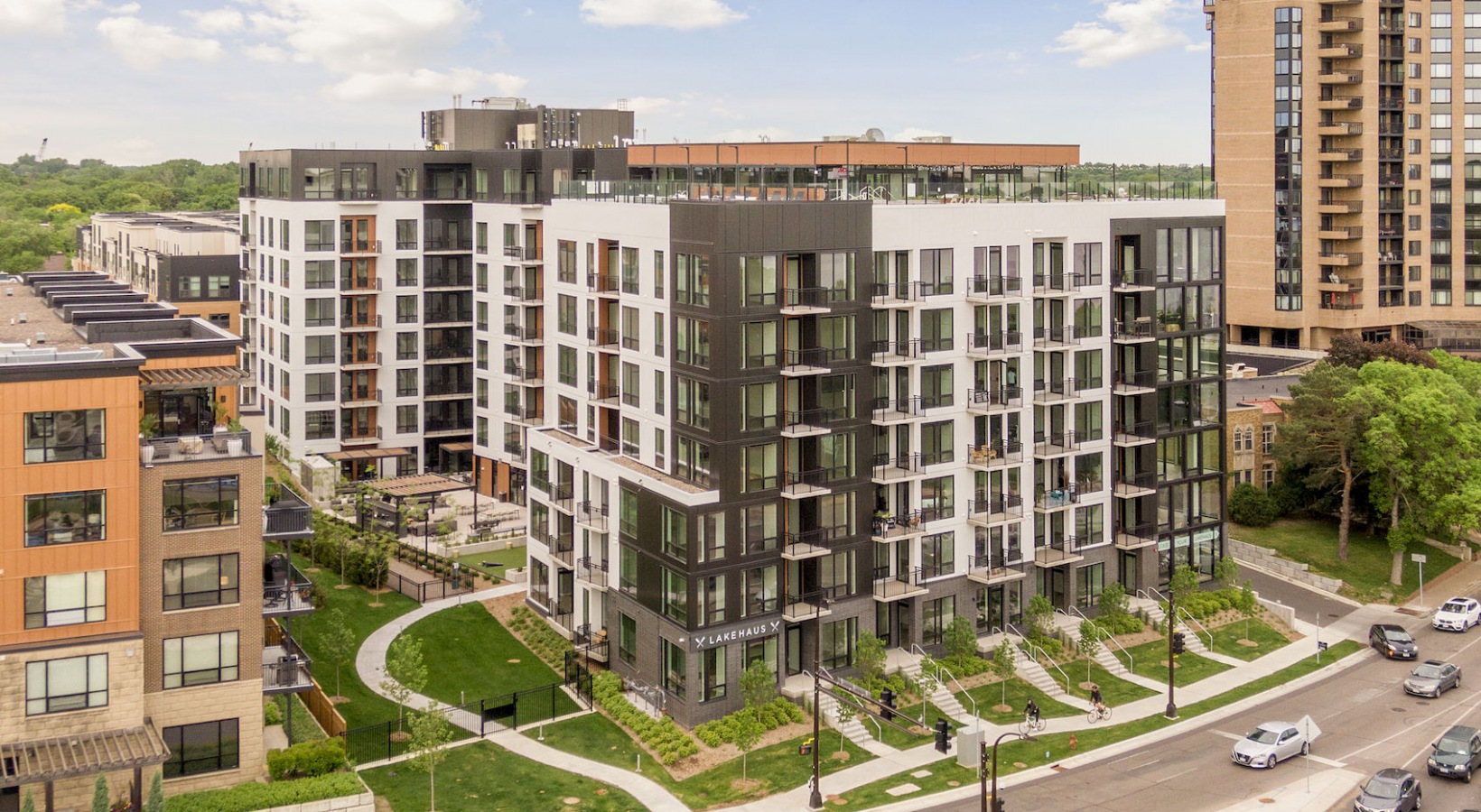 An ariel photo of the exterior building of Lake Haus Apartments in Minneapolis, MN,