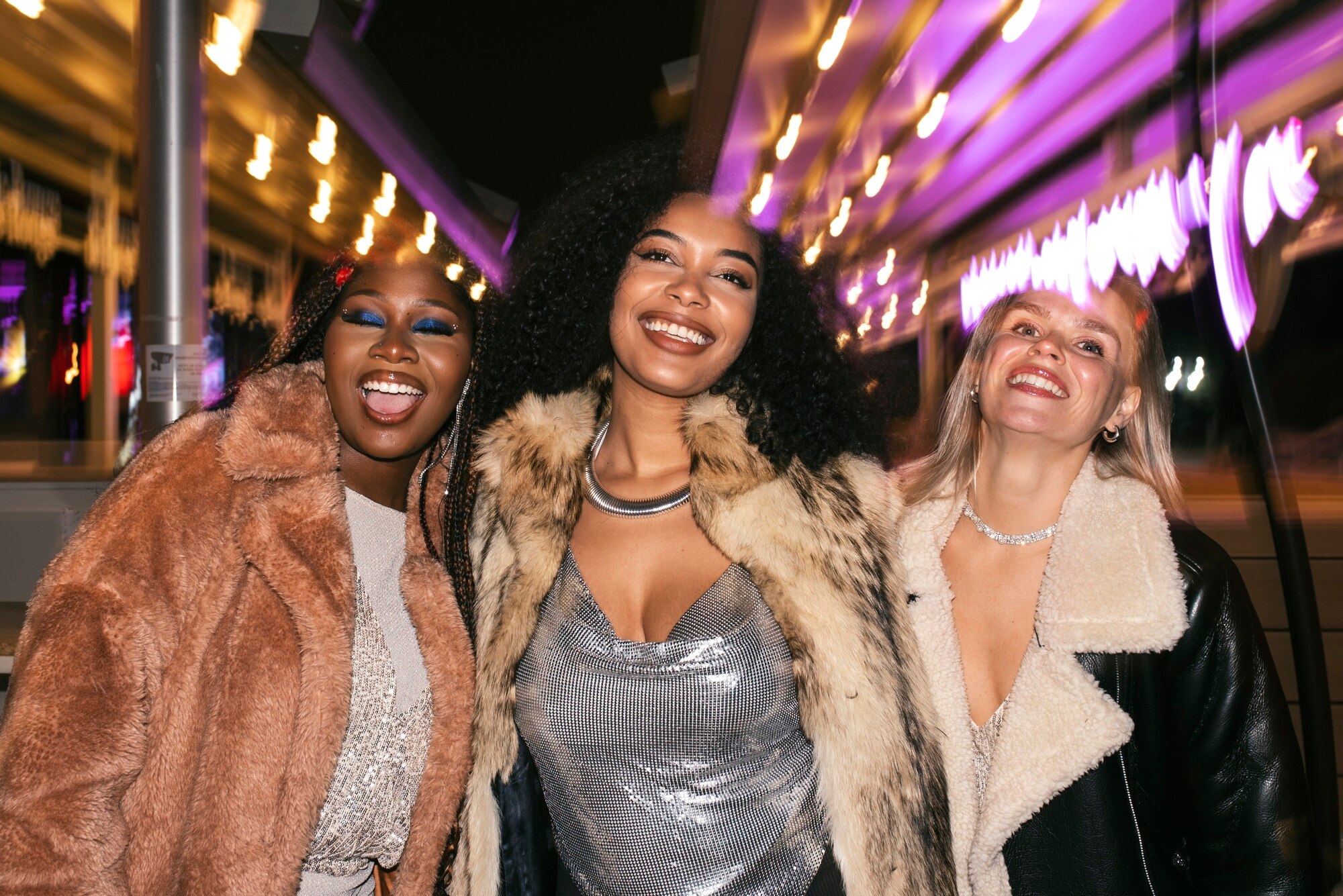 3 girls having fun for their nighlife in Warner Center
