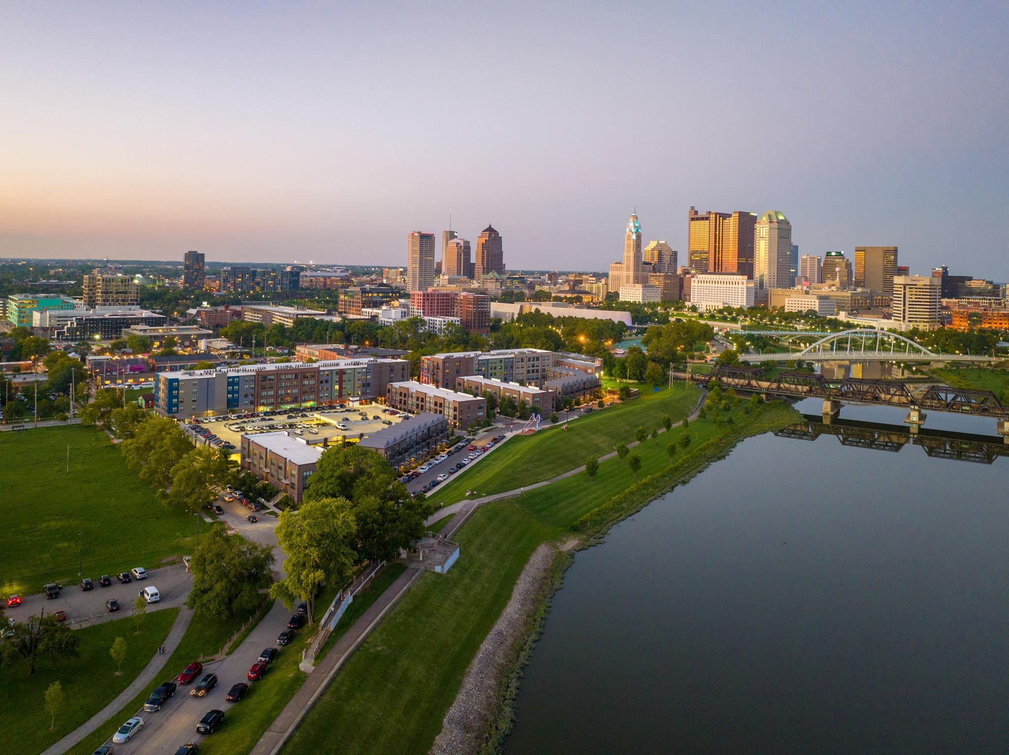 River & Rich luxury apartment community in downtown Columbus, Ohio with skyline views and upscale multifamily living.