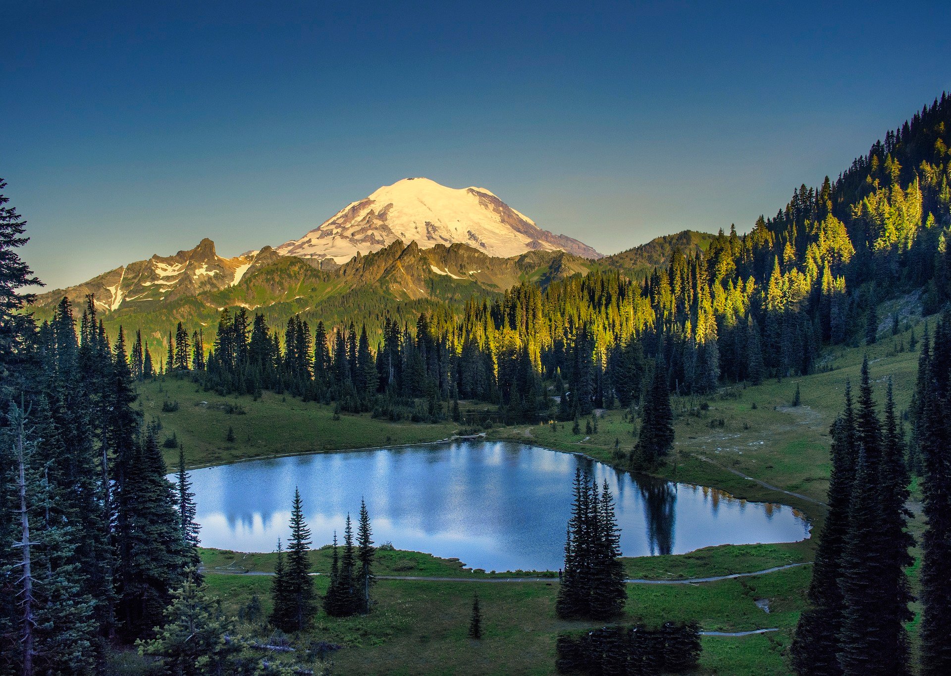 A picture of Mt Rainier - summer activities in Puyallup WA