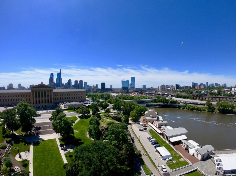 Aerial view of Philadelphia’s Art Museum and city skyline.
