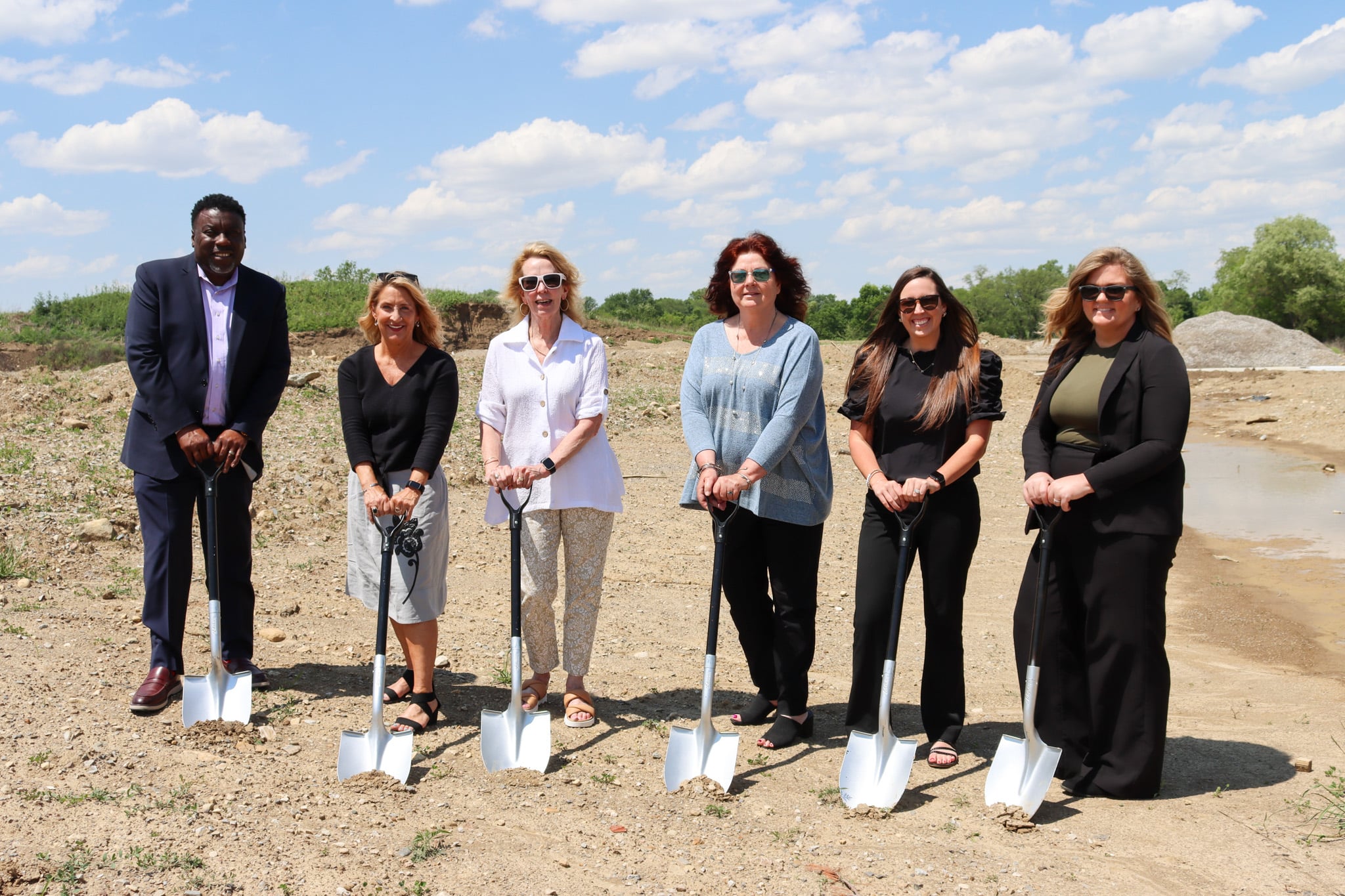 groundbreaking on oxford park, new community in new albany, new apartment construction in new albany, Oxford Park apartments