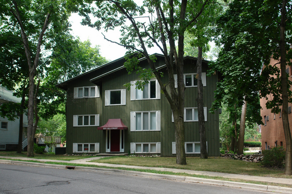 501 Hillcrest Apartments | East Lansing Apartments Near Michigan State University