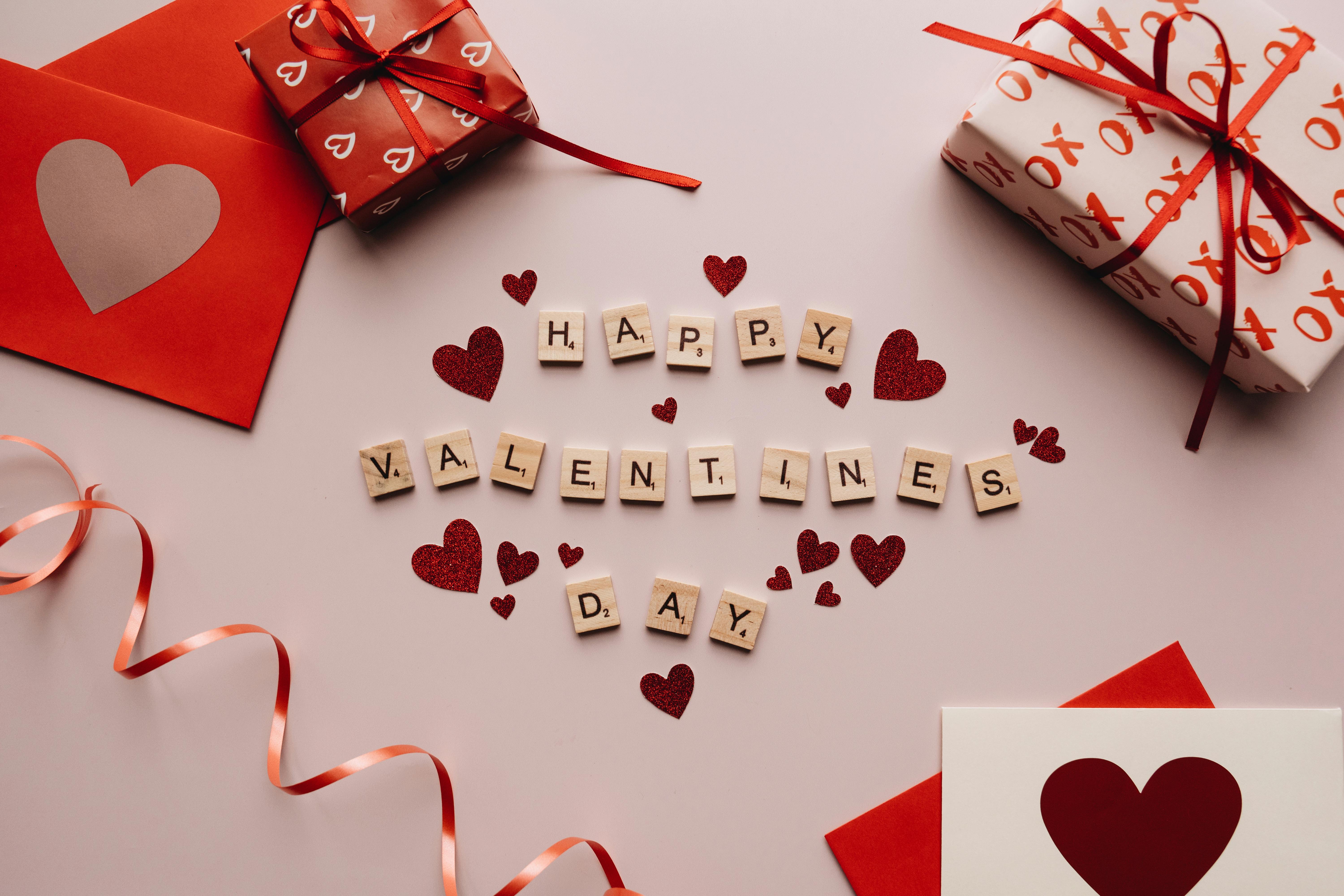 valentine's day gift boxes and greeting