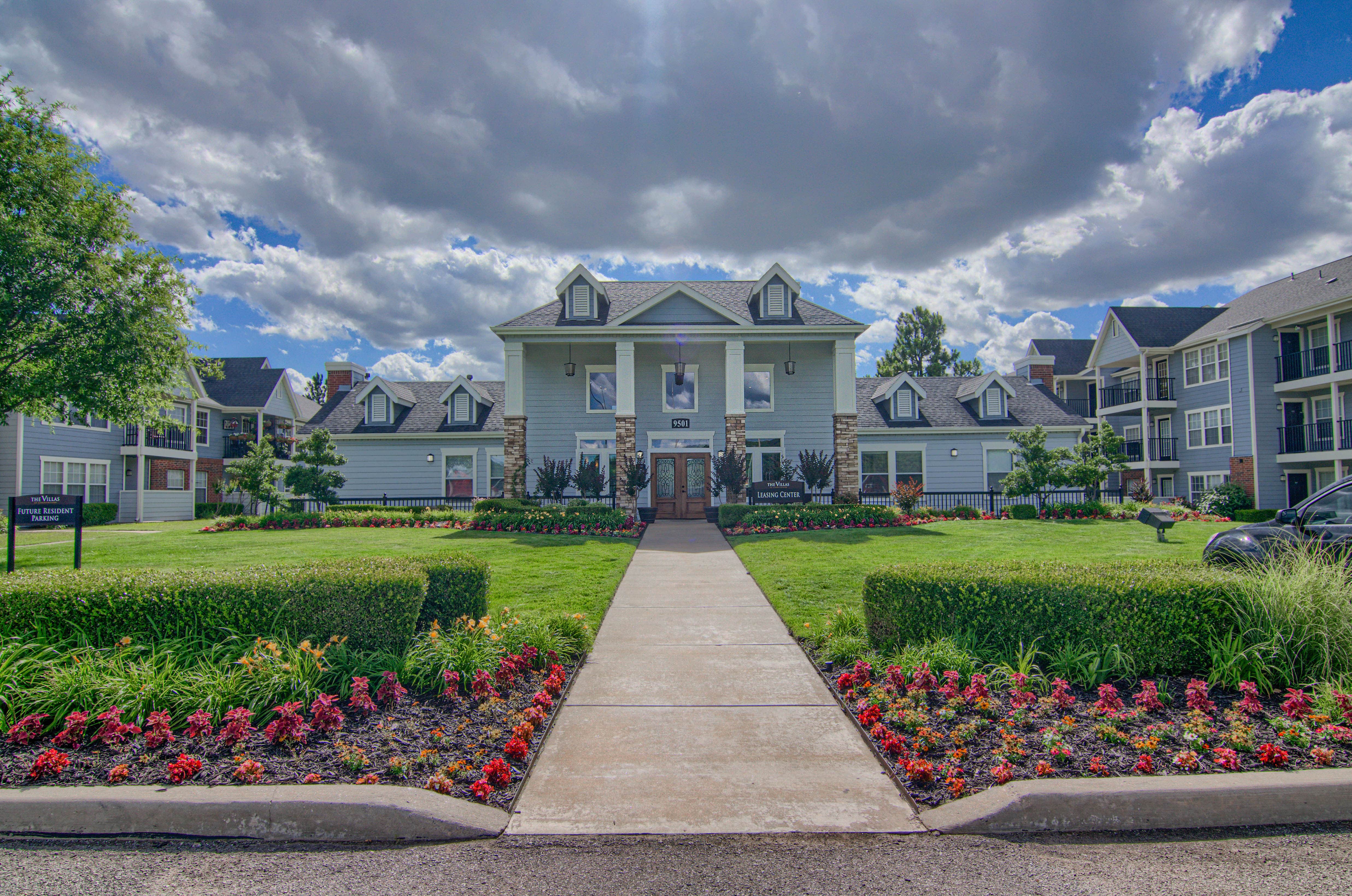Dean Weidner Investments and Dean Weidner Real Estate Investments acquired Villas at Countryside Apartments in Moore, OK.