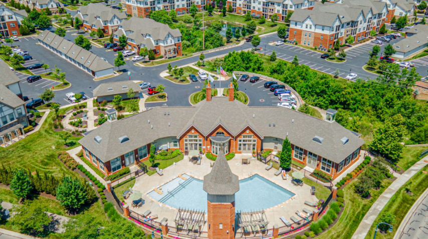 Aerial view of The Ravines at Westar apartments, an Oakwood community in Westerville, Ohio near Polaris.