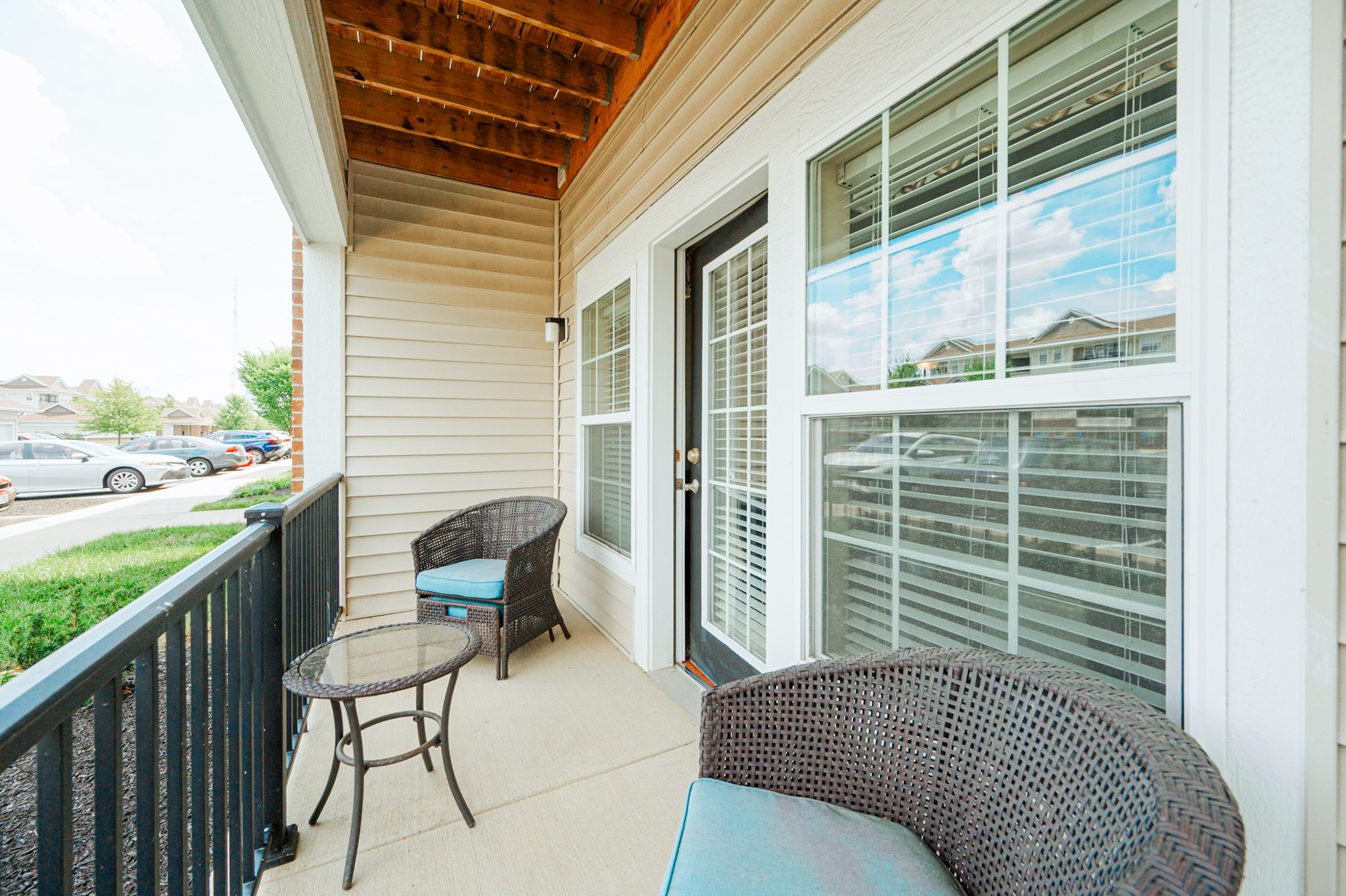 Private balcony at The View at Polaris with outdoor seating in Columbus, Ohio.