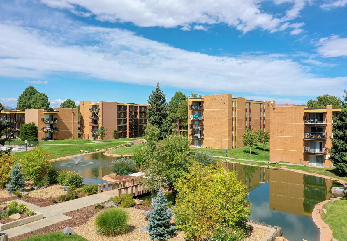 at Monaco Lakes Apt, Denver
