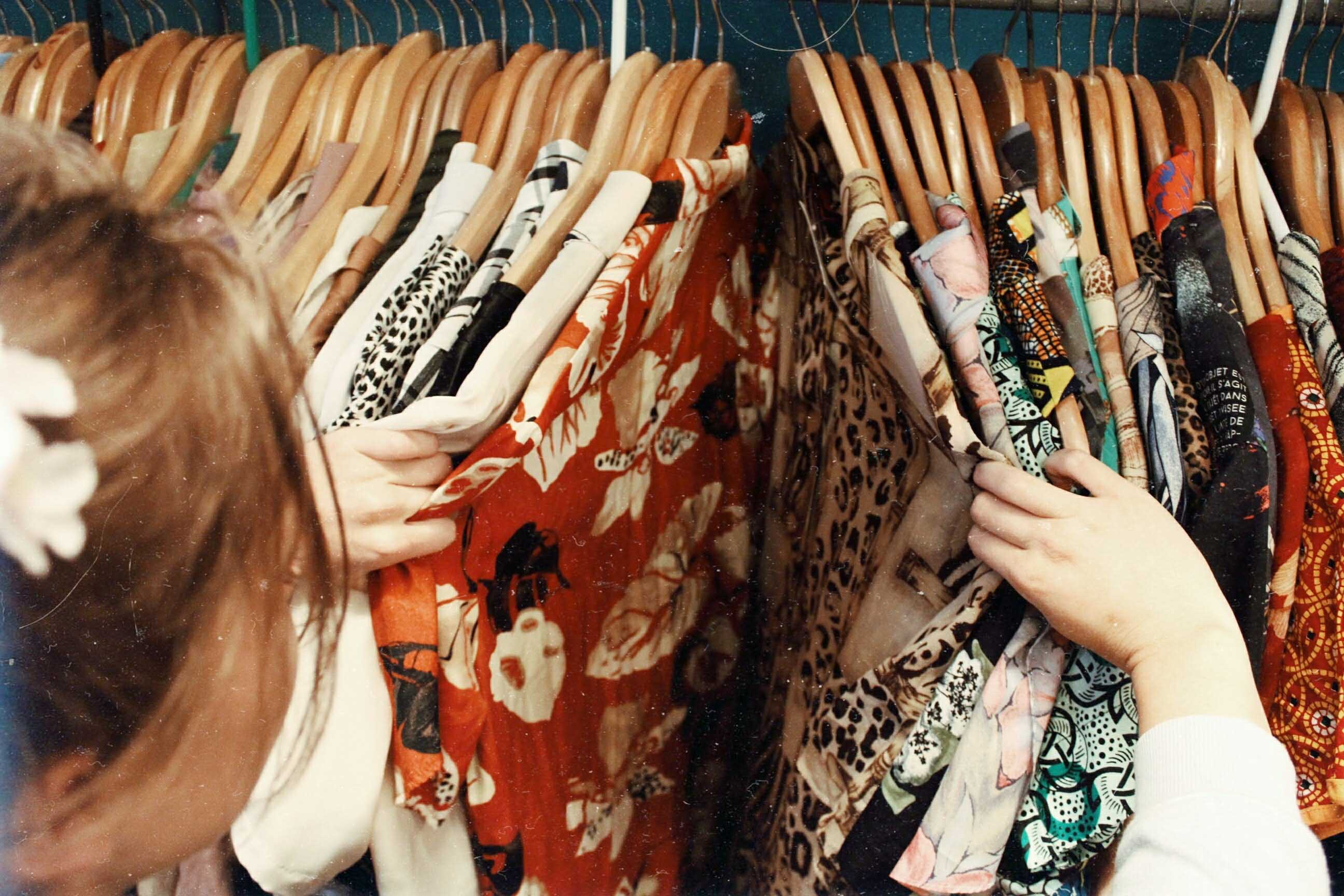 SHOPPING