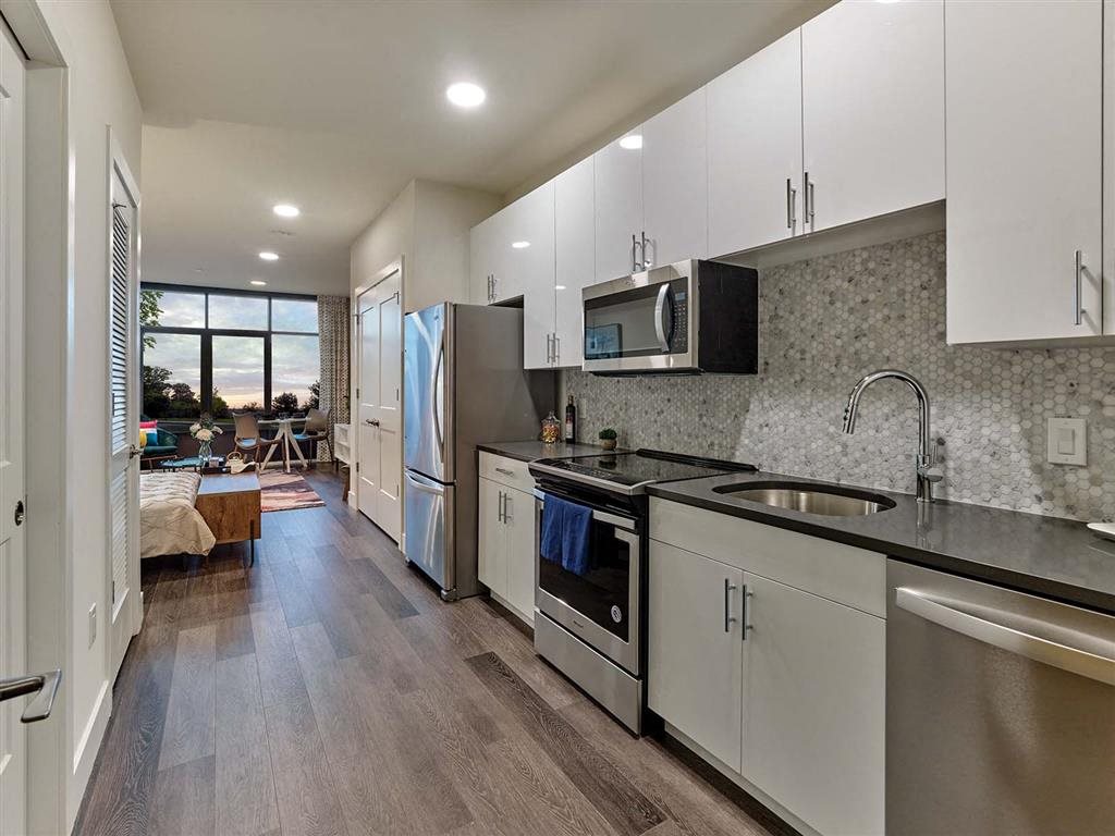 Spacious studio apartment at Vermella Union, Union NJ