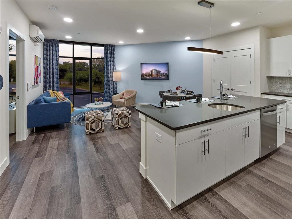 One Bedoom Apartment with Island