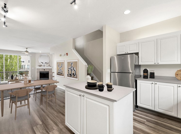 Eat In Kitchen at Lionsgate South, Hillsboro, 97124