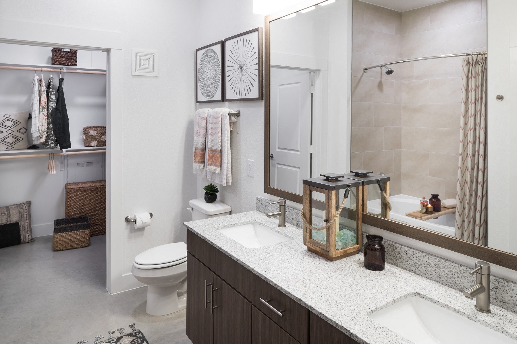 Alexan Garza|Bathroom
