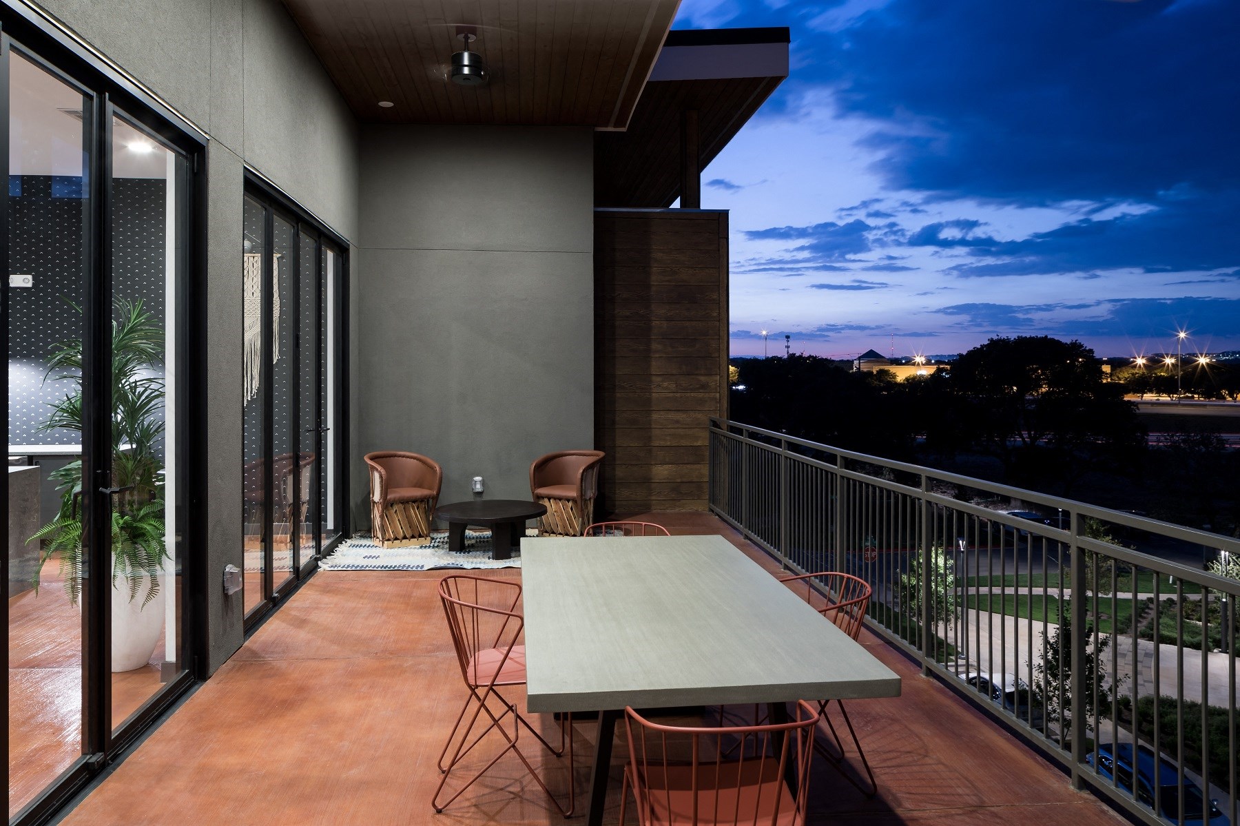 Alexan Garza|Patio