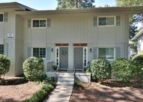 downtown raleigh renovated kitchens apartments stainless steel pet friendly hardwood flooring nc state university