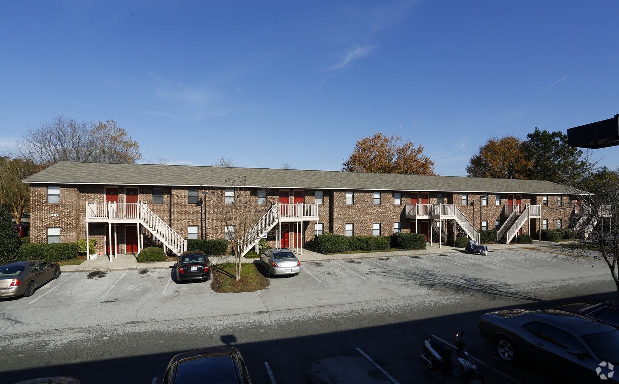 Photos and Video of Copperfield Apartments in New Bern, NC