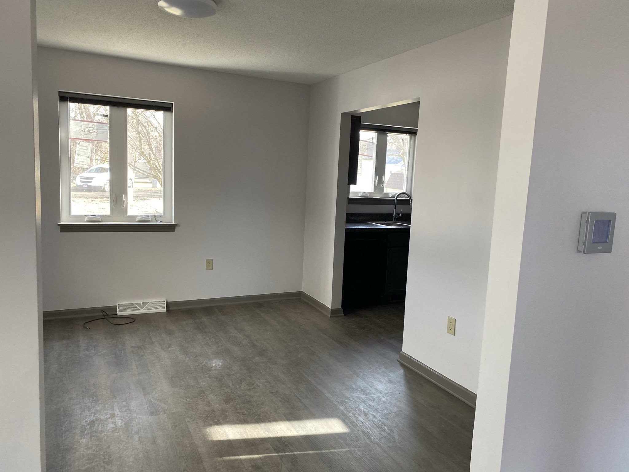 3 bed home dining room