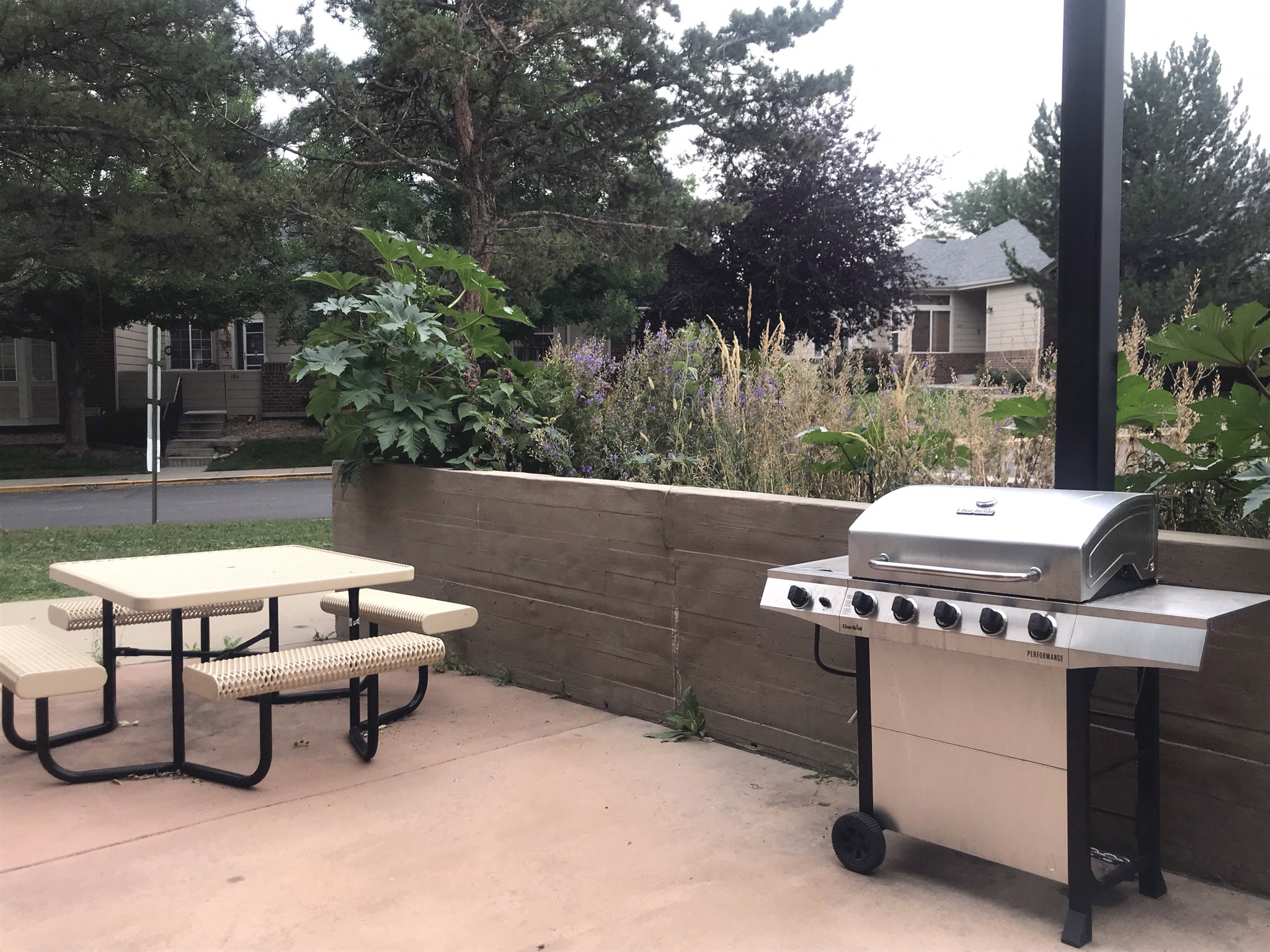 Amity Plaza Apartments