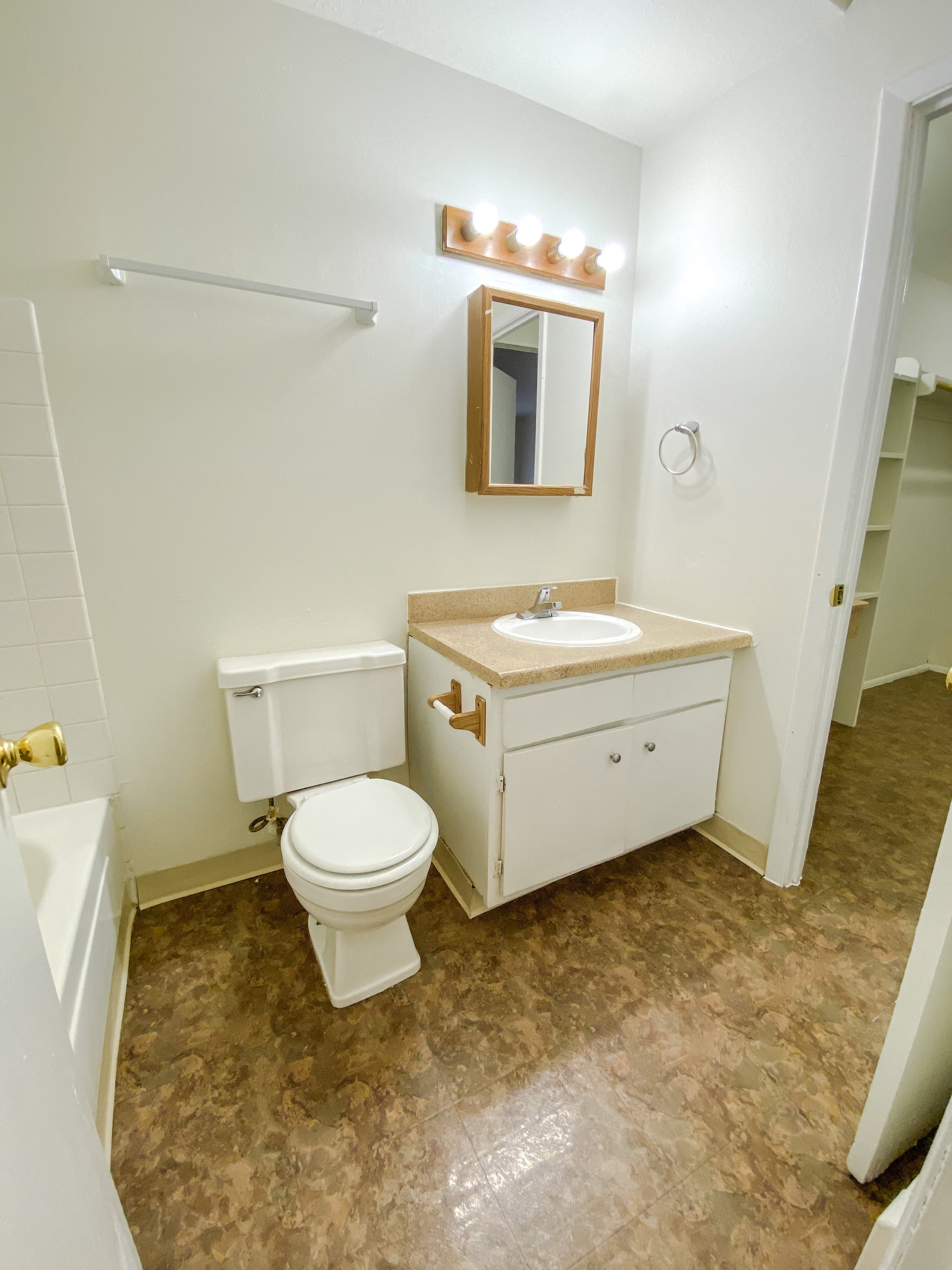 Evergreen Village Apartments & Townhouses Apartments in Elyria, OH