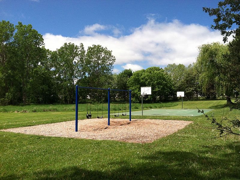 coolidge place townhomes swings and basketball court