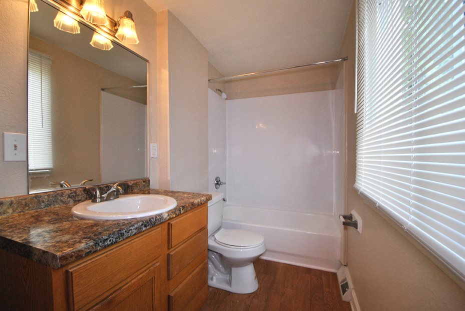 coolidge place townhomes bathroom