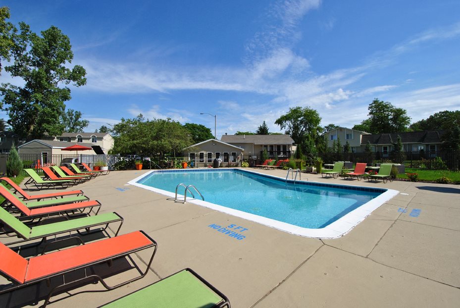 coolidge place townhomes pool