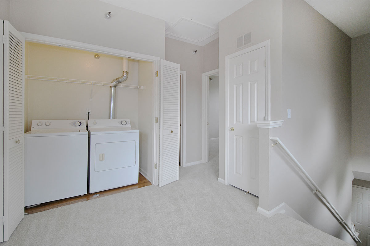 fairlane town center apartments in unit washer and dryer
