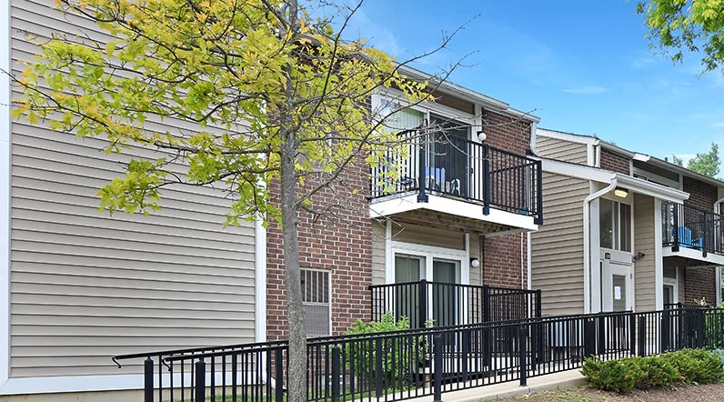 Foxfire Apartments | Apartments in Jackson, MI