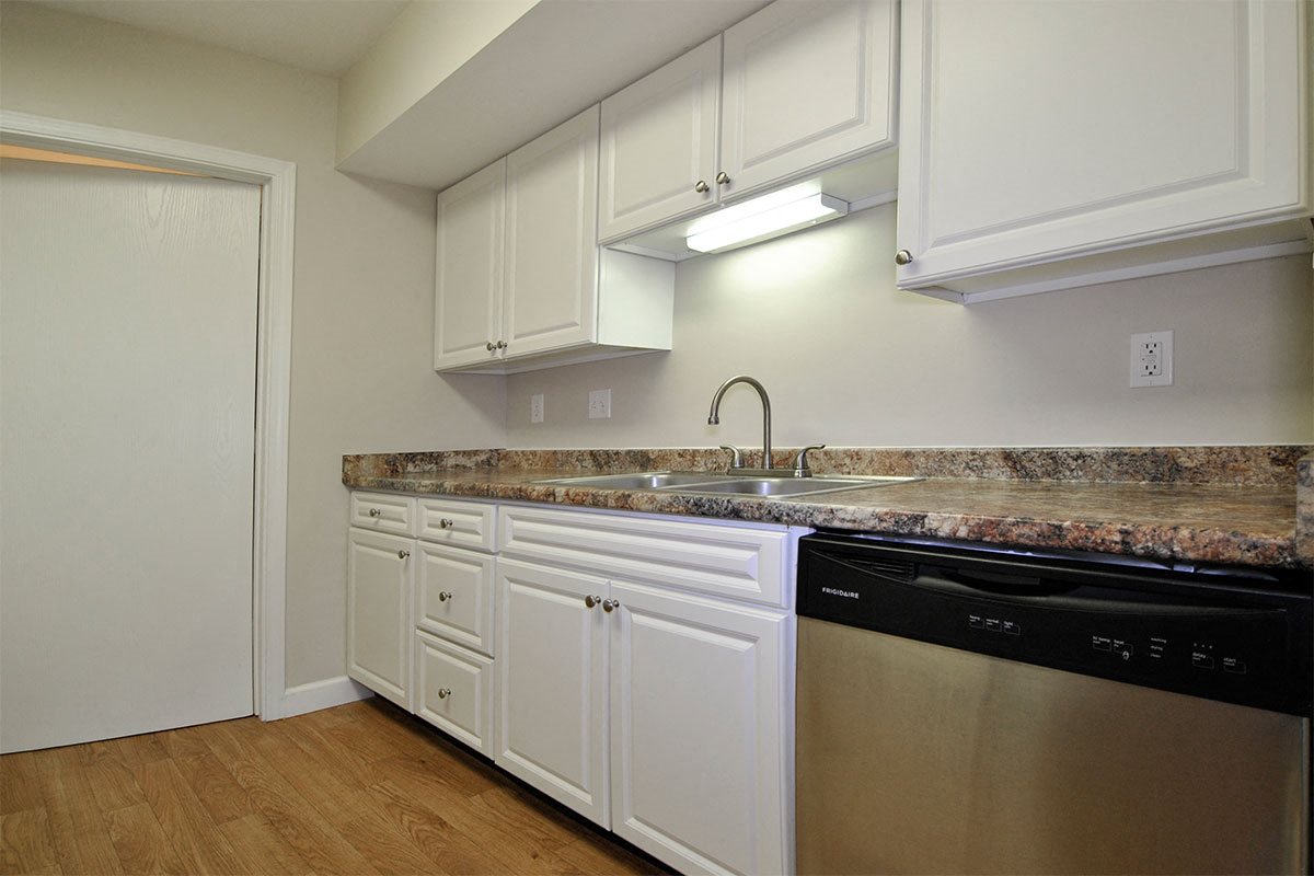 the lakes of holland apartments kitchen