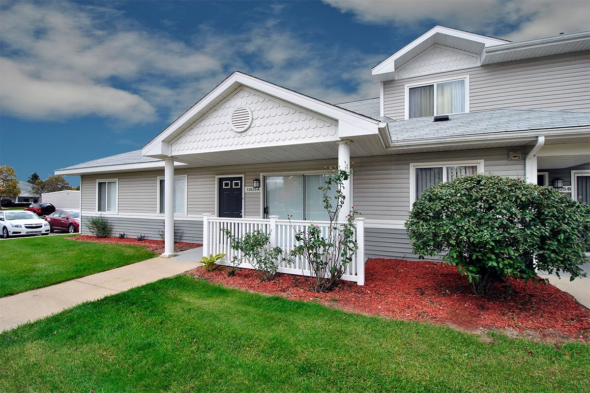 the lakes of holland apartments