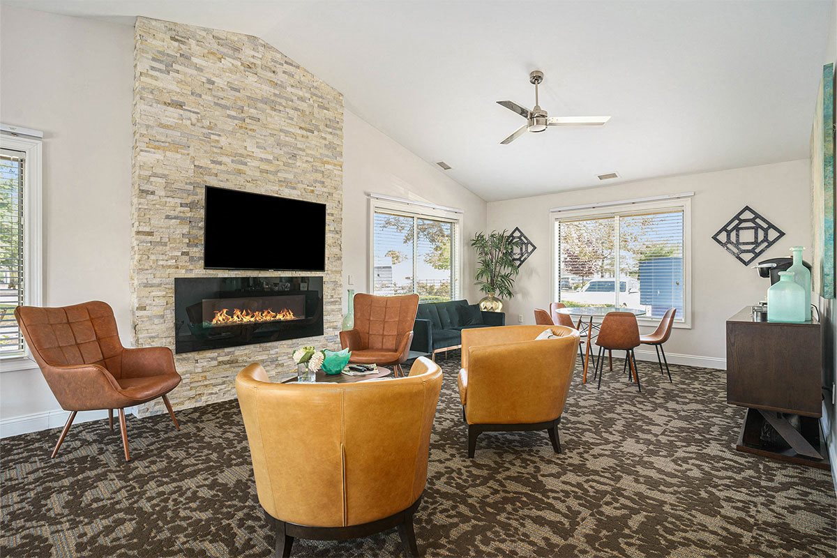 the lakes of holland apartments