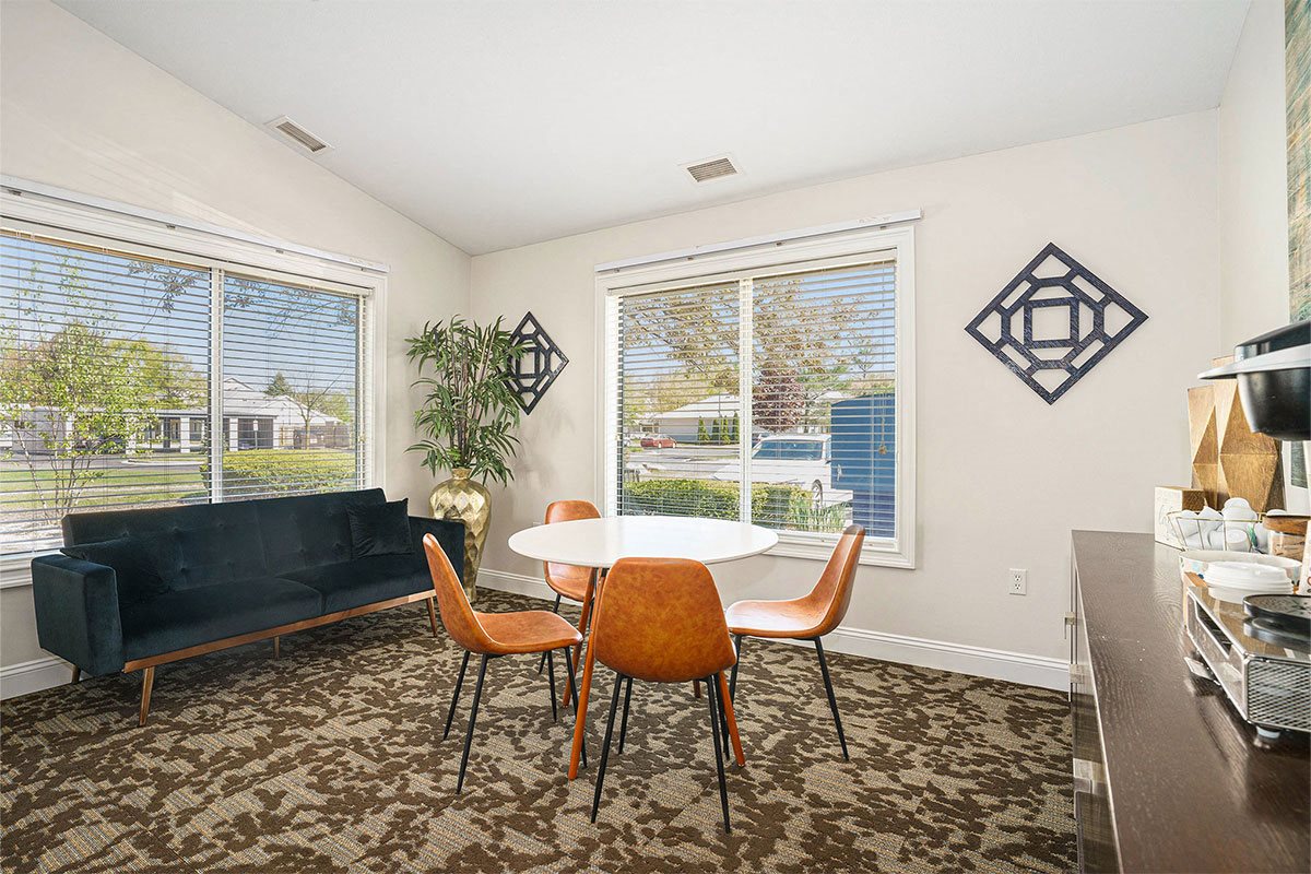 the lakes of holland apartments