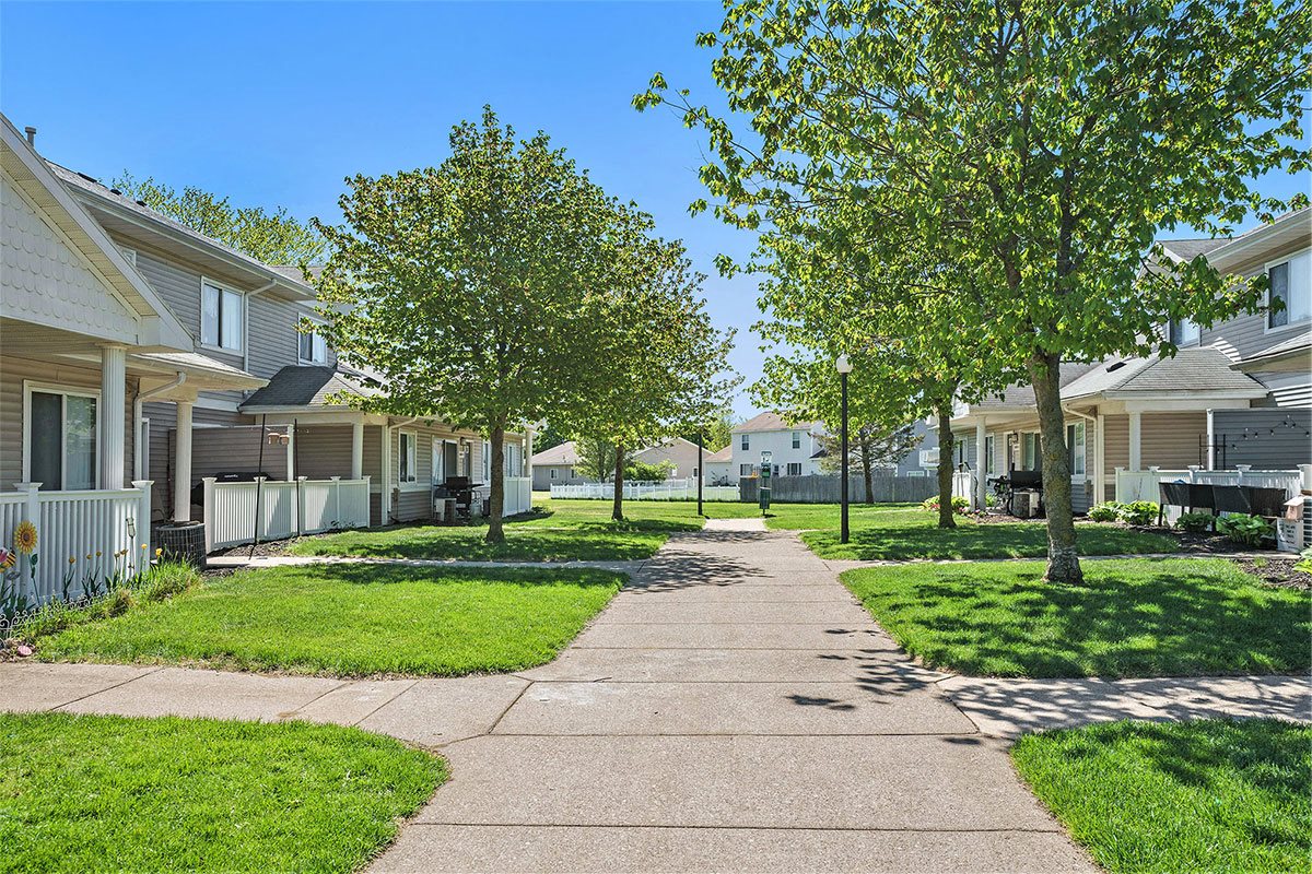 the lakes of holland apartments