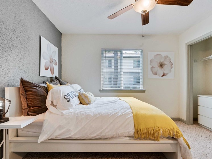 Bedroom With Ceiling Fan at Retreat at Brightside, Baton Rouge, LA, 70820