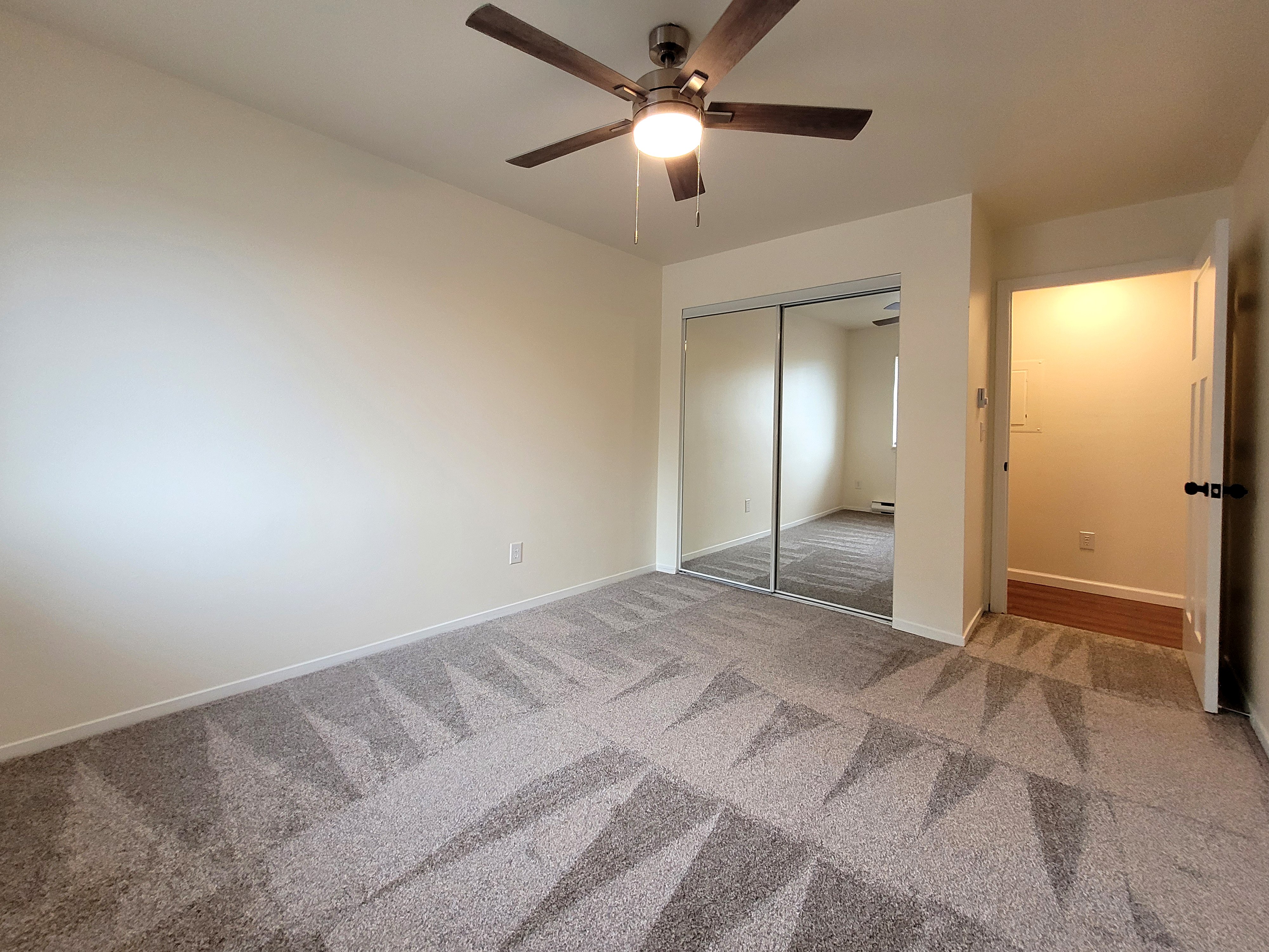 Gallery Photo 12