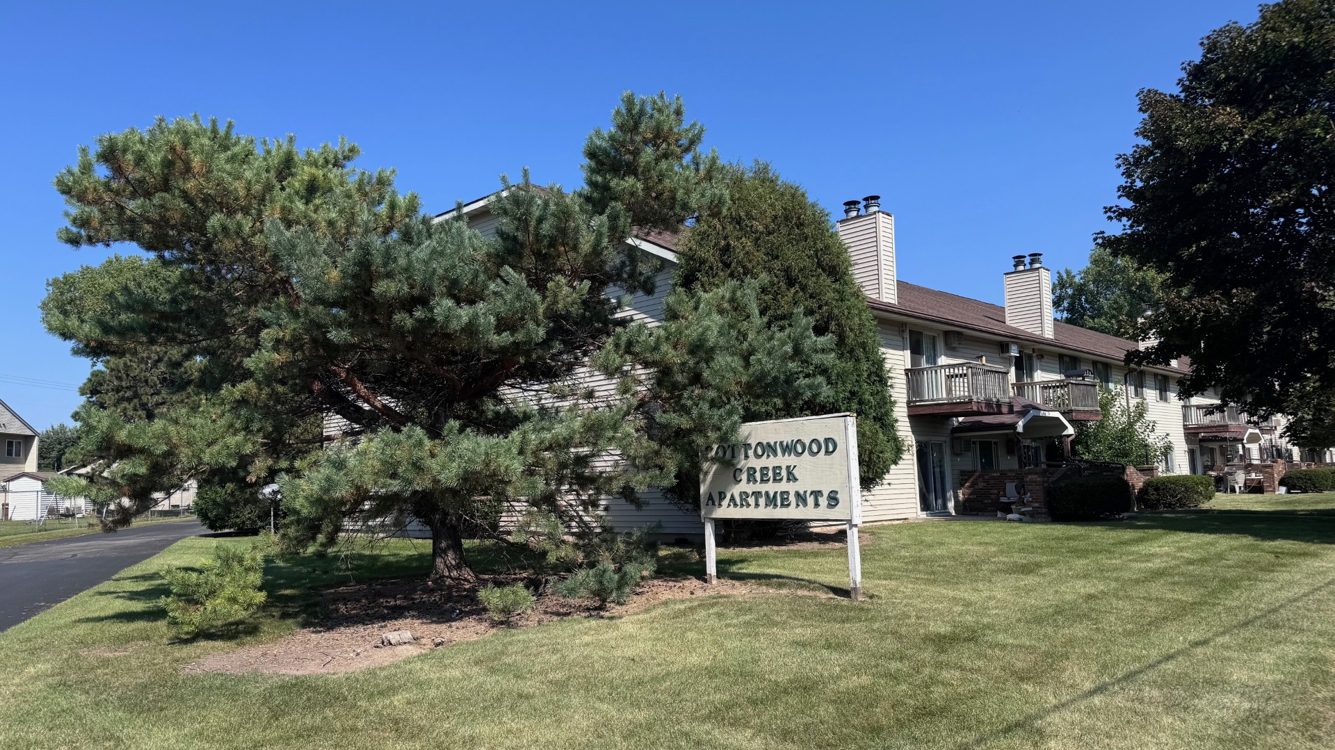 Cottonwood Creek Apartments