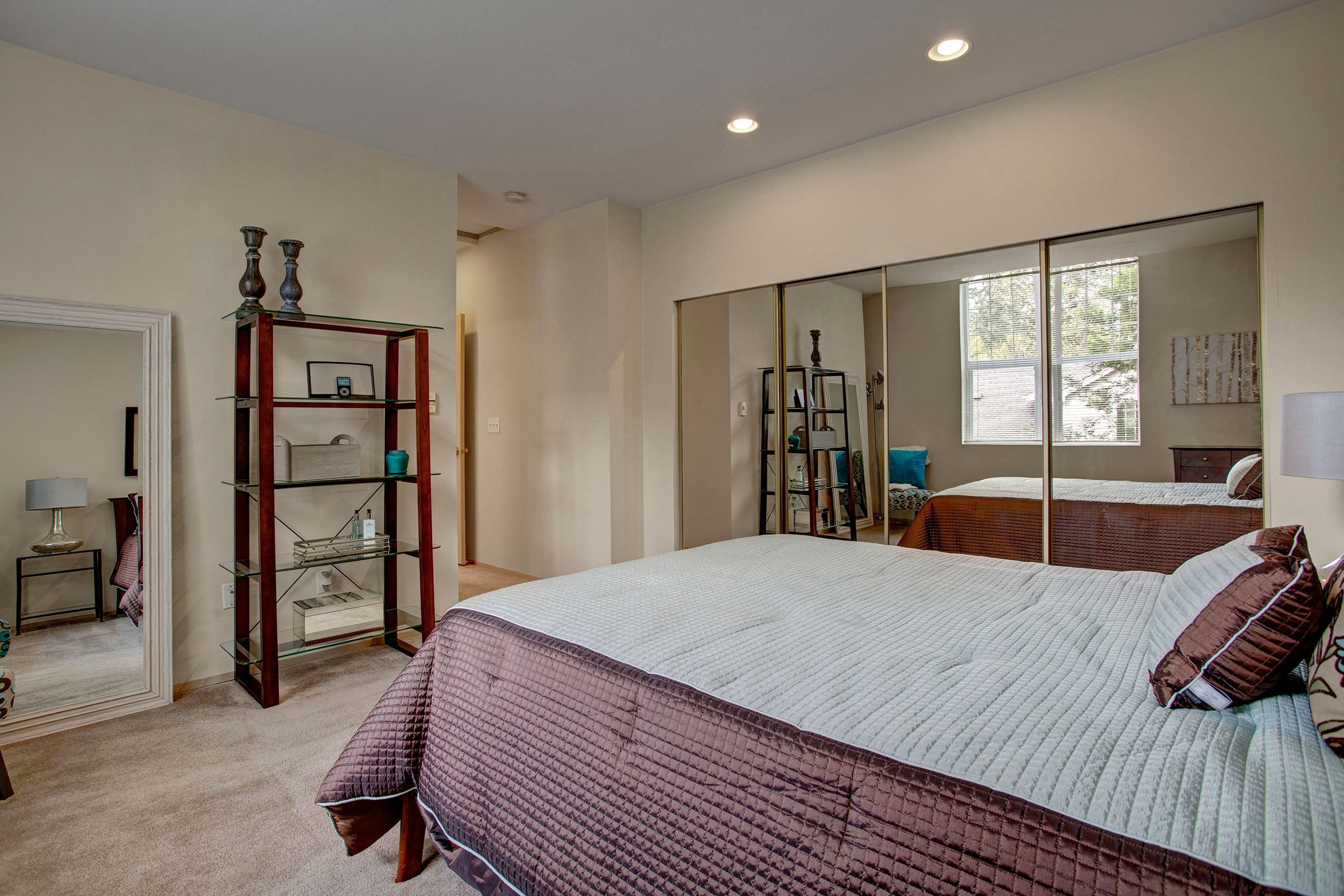 Aspen Creek Apartments Photo Gallery Kirkland, WA Weidner