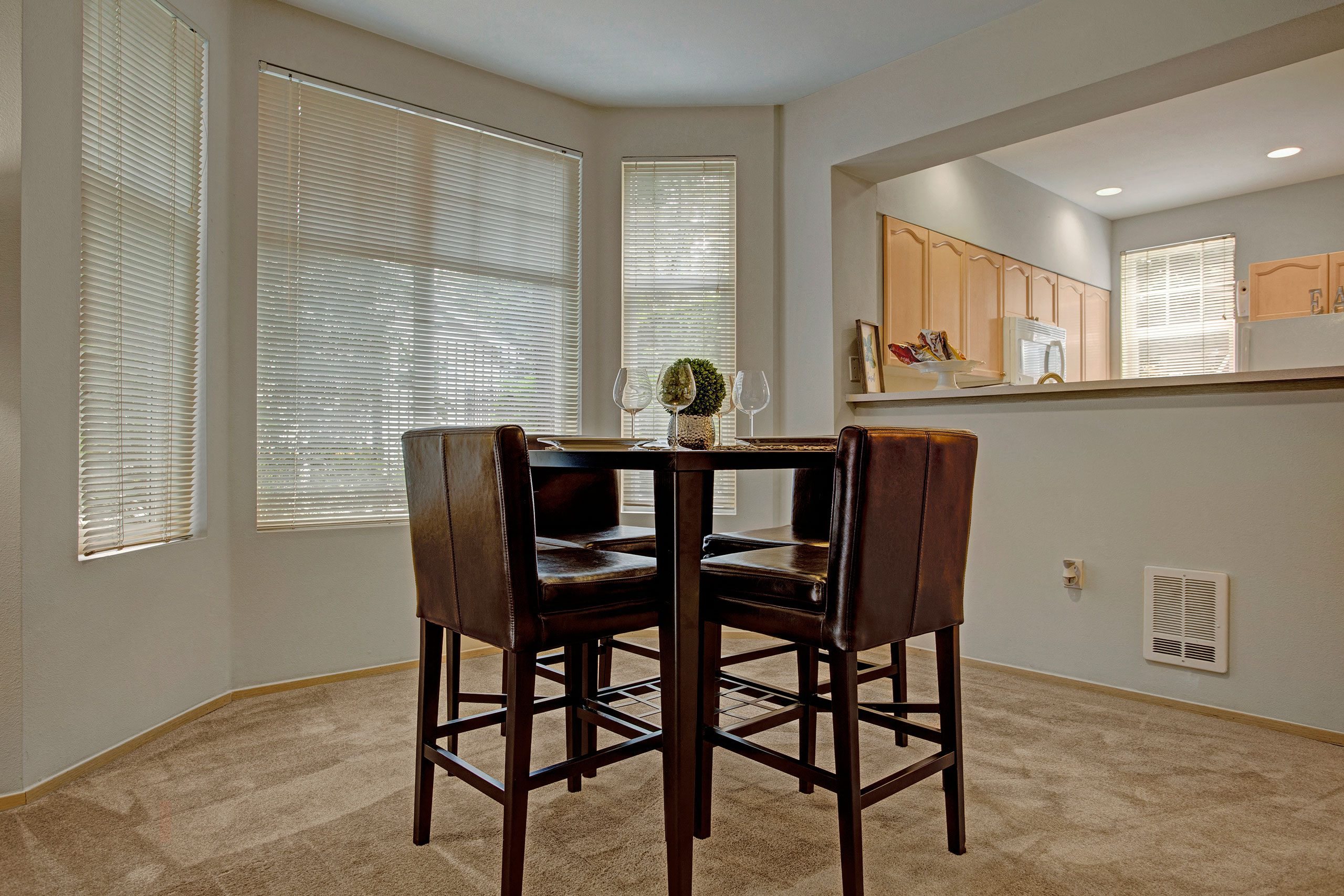 Aspen Creek Apartments Photo Gallery Kirkland, WA Weidner