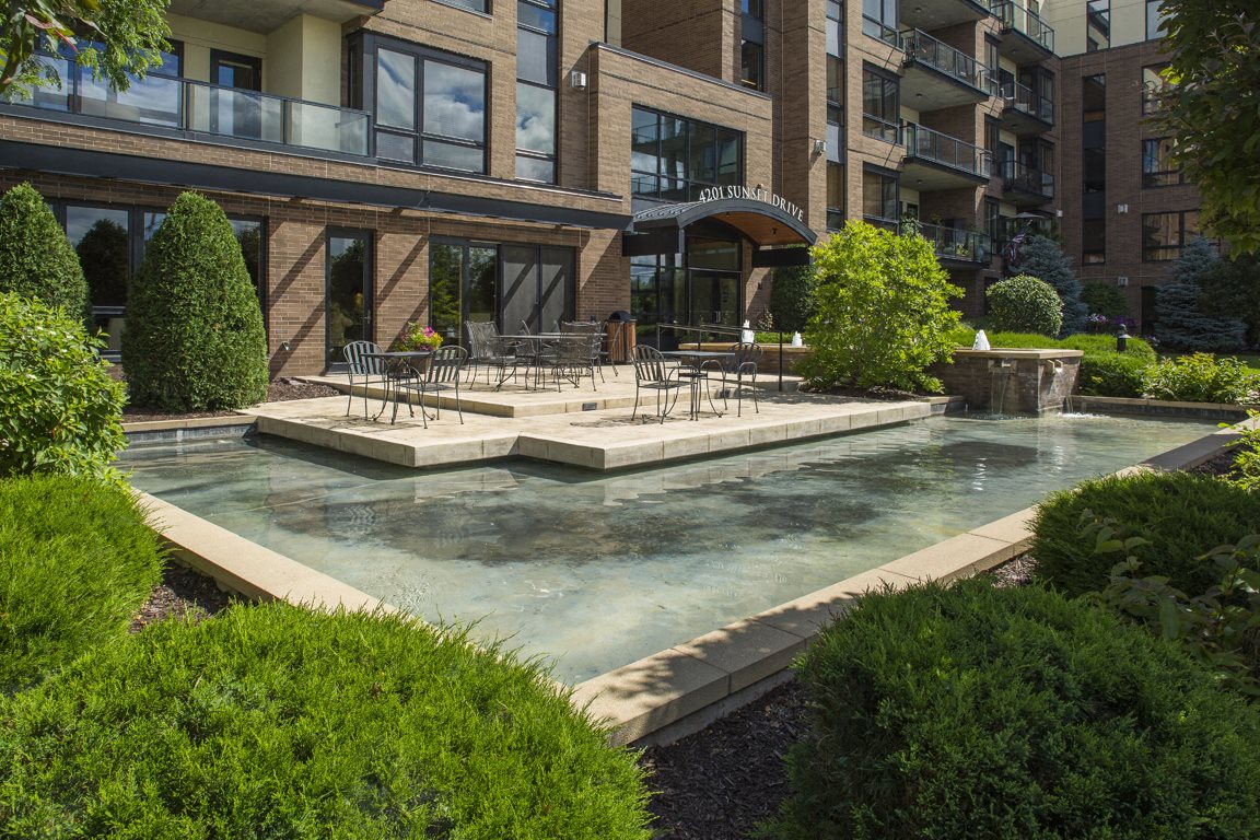 The Mist On Lake Apartments in Spring Park Weidner