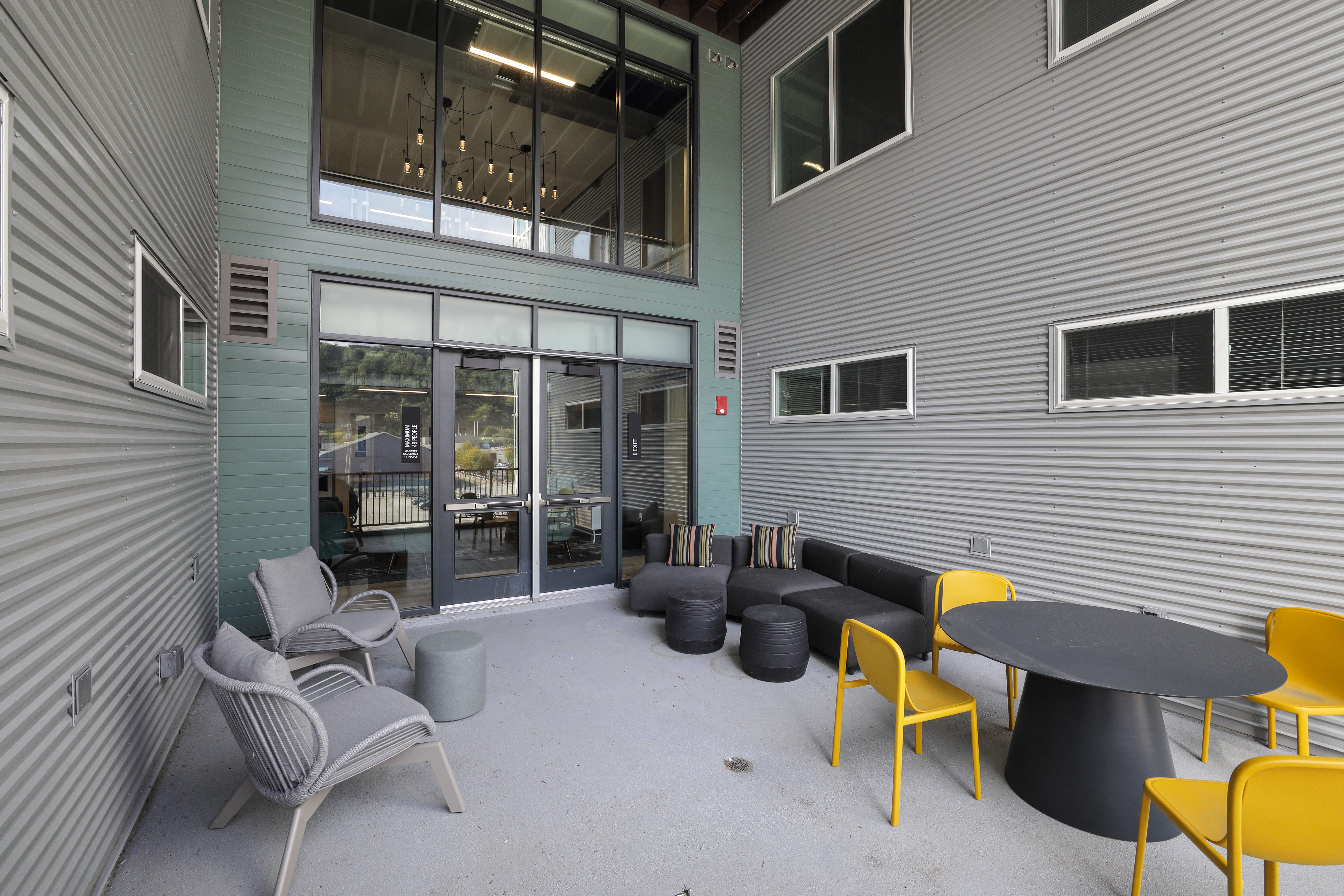 Co-Living deck