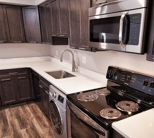 Fully Equipped Kitchen With Modern Appliances at Old Green Place - Jagg & Jaxx, LLC - SP Greenview Apartments, Integrity Realty LLC, Beachwood, 44122
