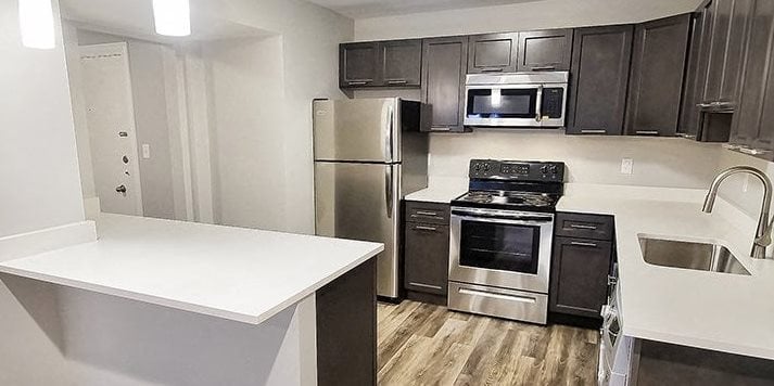 Modern Kitchen at Old Green Place  Apartments, Integrity Realty LLC, Beachwood, Ohio