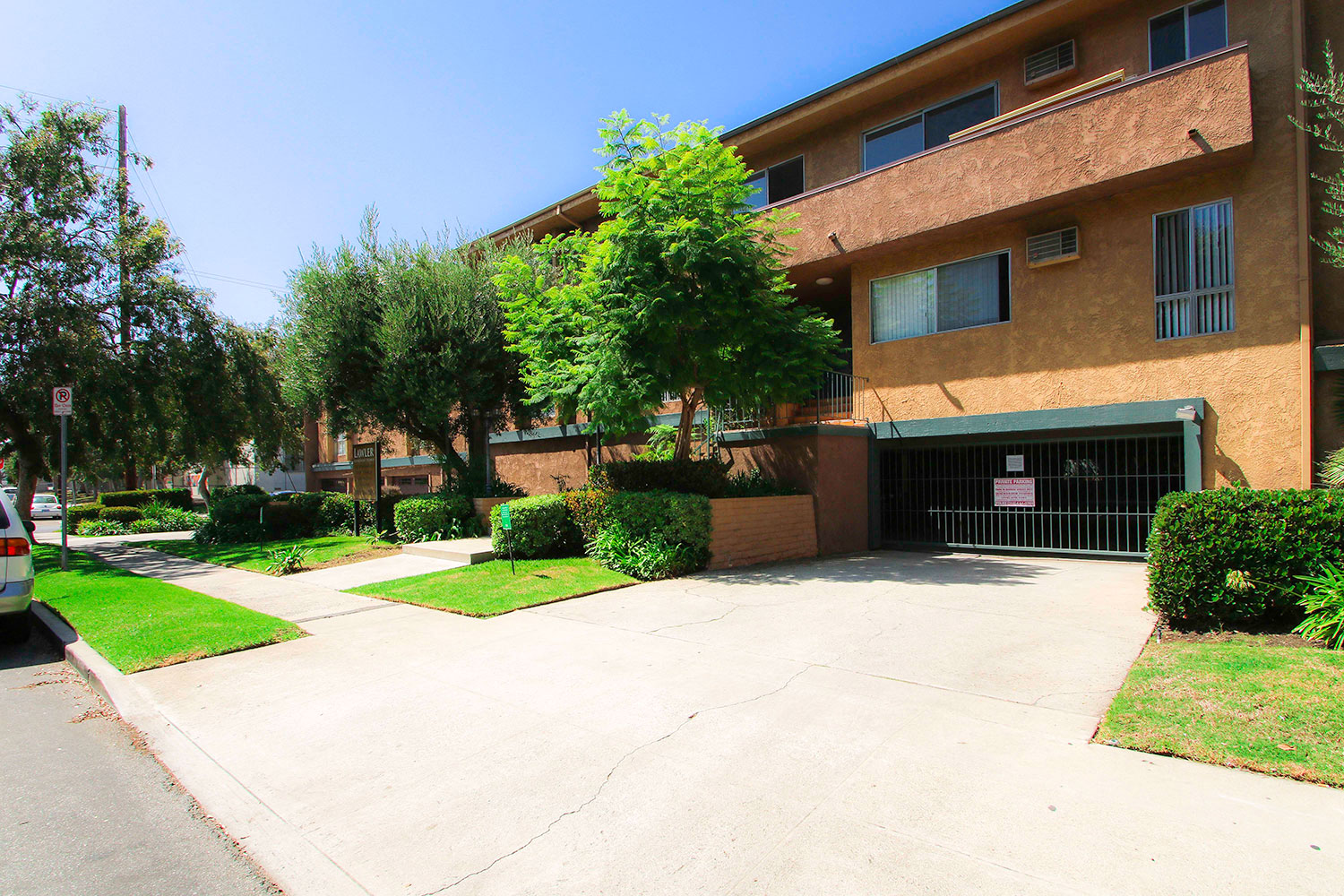 Front of The Glendon Building property off Glendon Avenue.