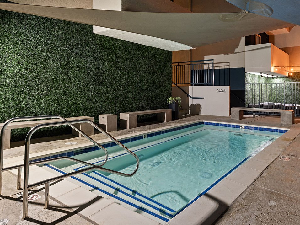 Jacuzzi at Catalina Apartments which can accommodate up to 15 people.