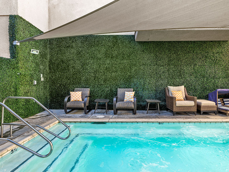 Community jacuzzi with room for up to 15 people.