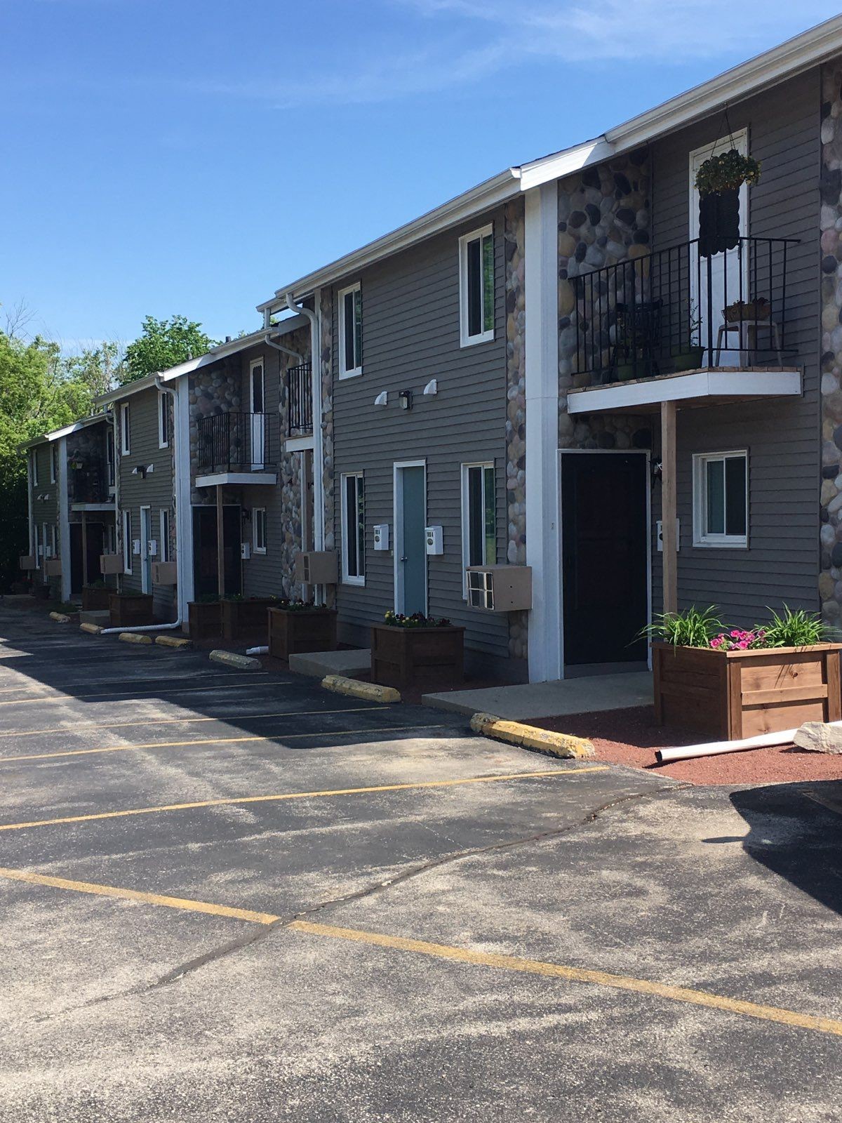 Hartview Apartments Apartments in Hartland, WI