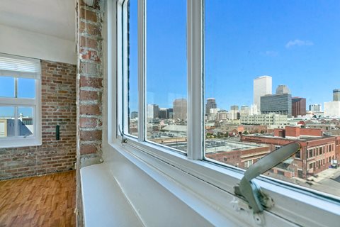 Photos Of The Woodward Lofts In New Orleans La Hri Properties [ 320 x 480 Pixel ]