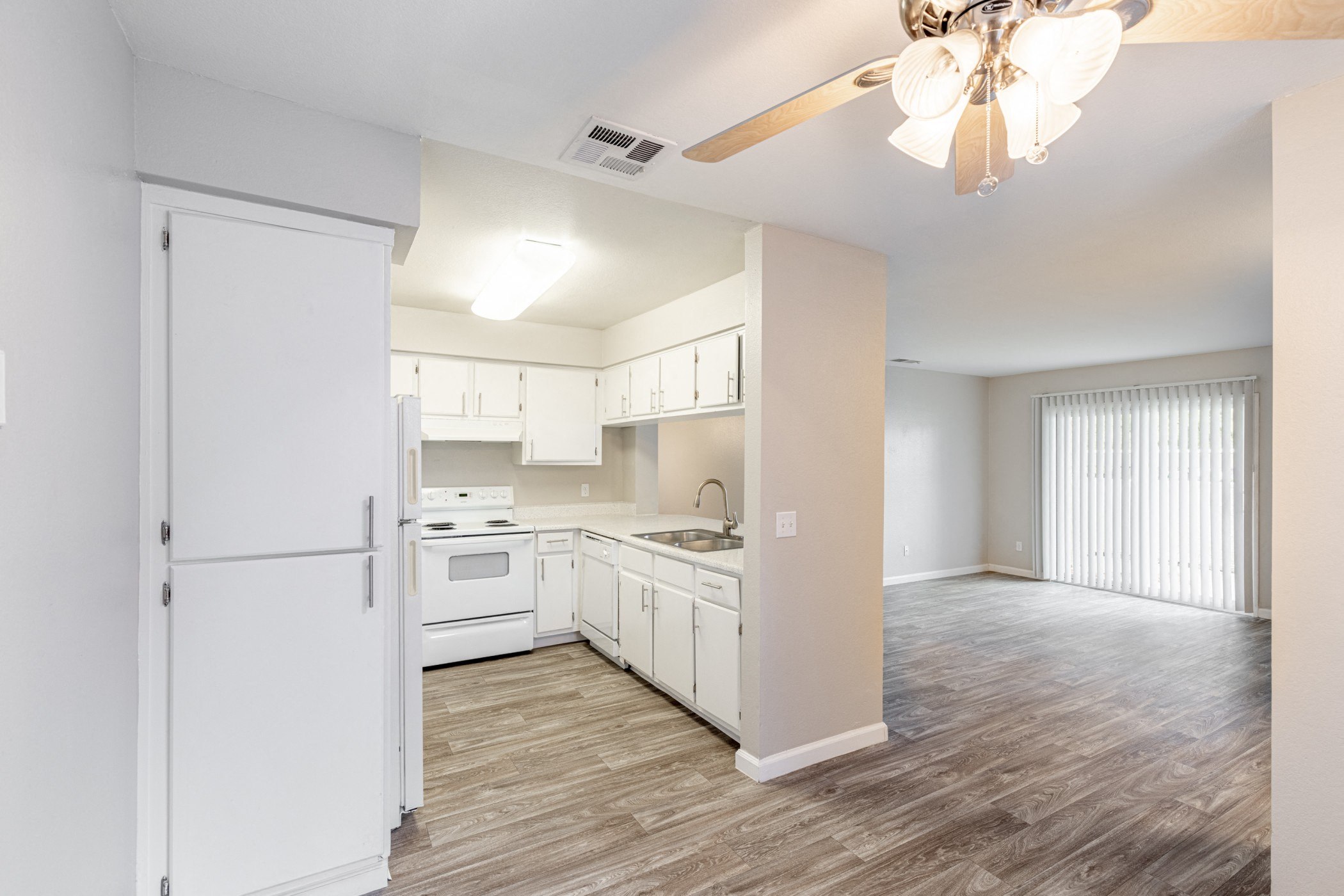 Photos and Video of Granada Villas Apartments in Lancaster, CA