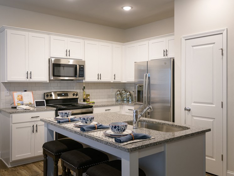 Fully Equipped Kitchen at Brighton Townhomes, Georgia, 30102